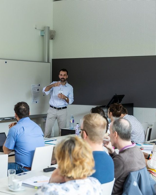 Andre bei einer Seminarpräsentation